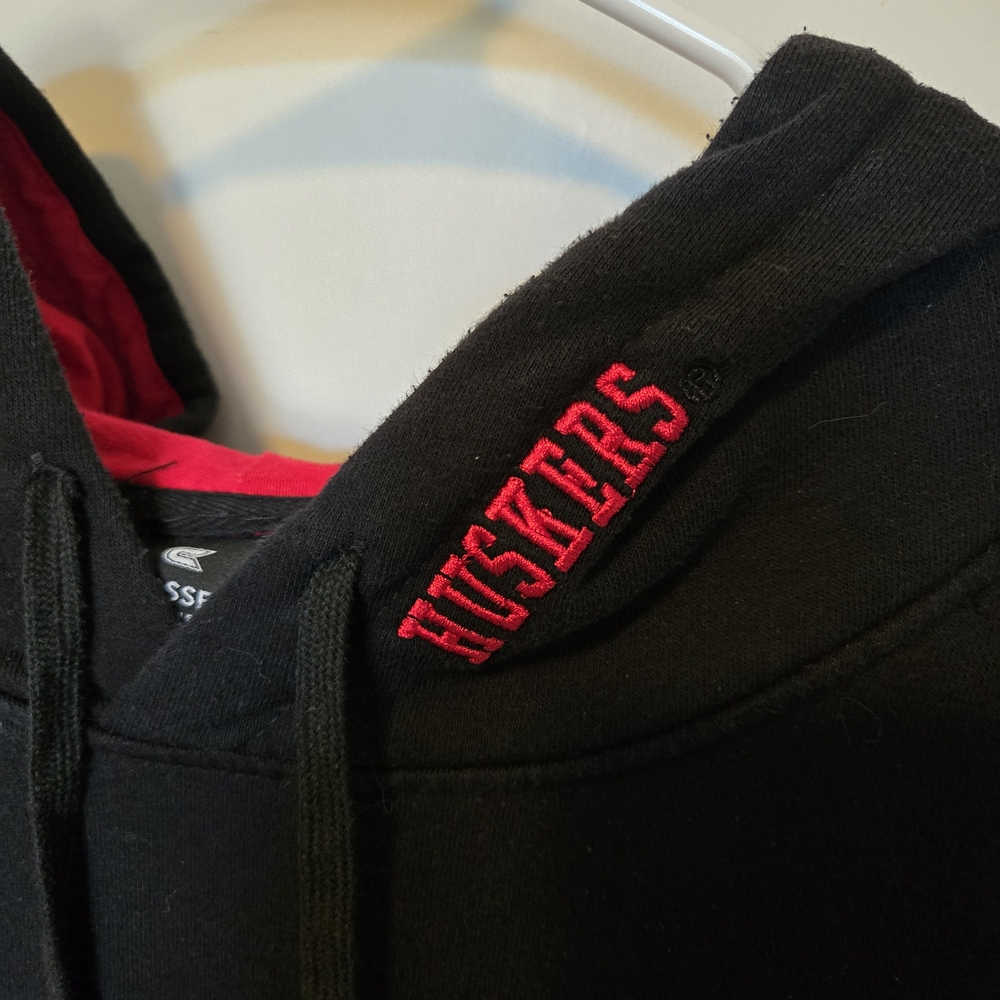 Nebraska Huskers Black Hoodie With Red Hood XL - Picture 2 of 4